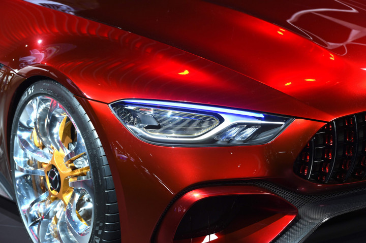 Mercedes-AMG GT Concept. Penampilan perdananya dalam Geneva International Auto Show 2017 sukses menarik perhatian.  AFP PHOTO / TIMOTHY A. CLARY