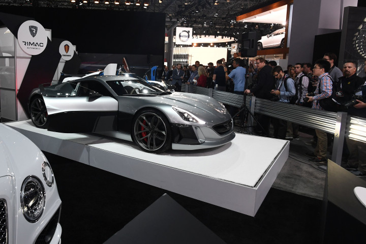 Concept One dari Rimac Automobile. Anjloknya harga minya dunia membuat pangsa pesar sportcar kembali membesar. AFP PHOTO / Jewel SAMAD