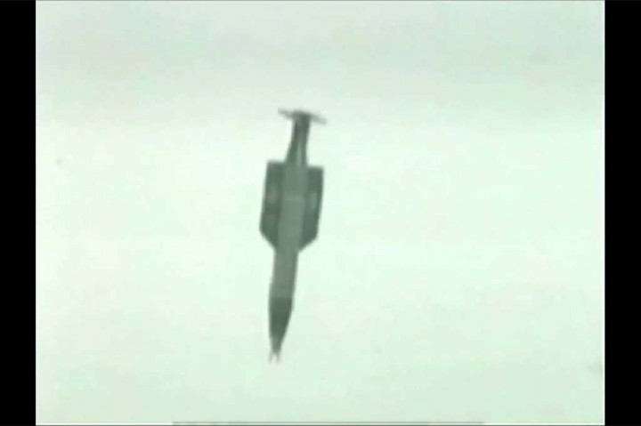 GBU-43, yang juga dikenal sebagai 'induk dari segala bom', pertama kali diuji pada Maret 2003 di Eglin Air Force Base, Florida. Ledakan bom tersebut setara dengan 11 ton TNT.