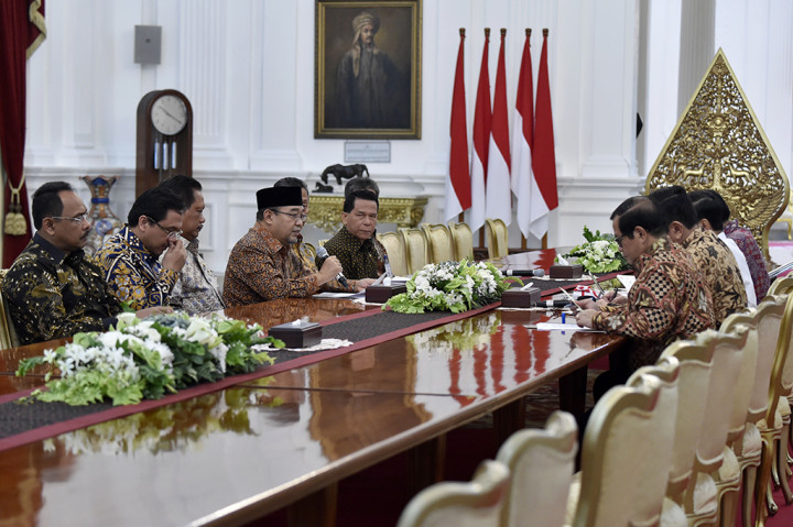 Kedatangan pimpinan BPK untuk melaporkan hasil pemeriksaan keuangan negara pada tahun 2016. 