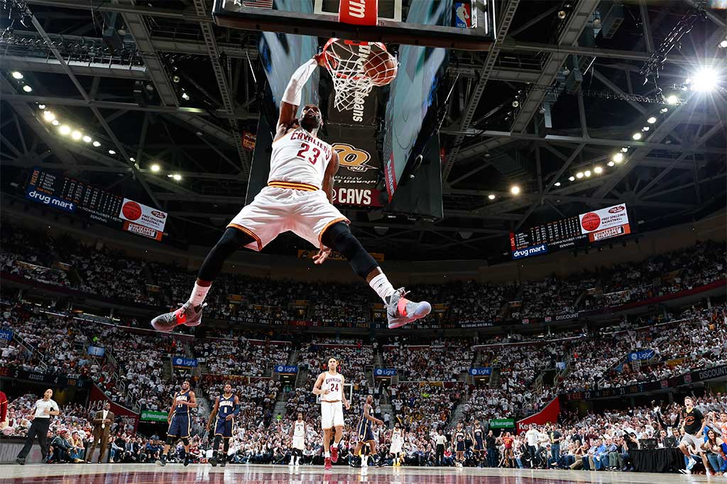 Sementara itu LeBron James mengemas 25 poin dan 10 rebound.