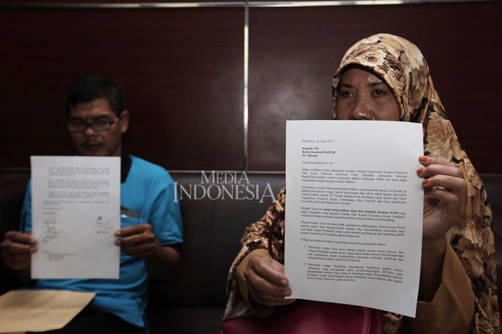 Warga menyesalkan sikap dan tindakan Komnas HAM terkait polemik pendirian pabrik semen di Rembang, Jawa Tengah.