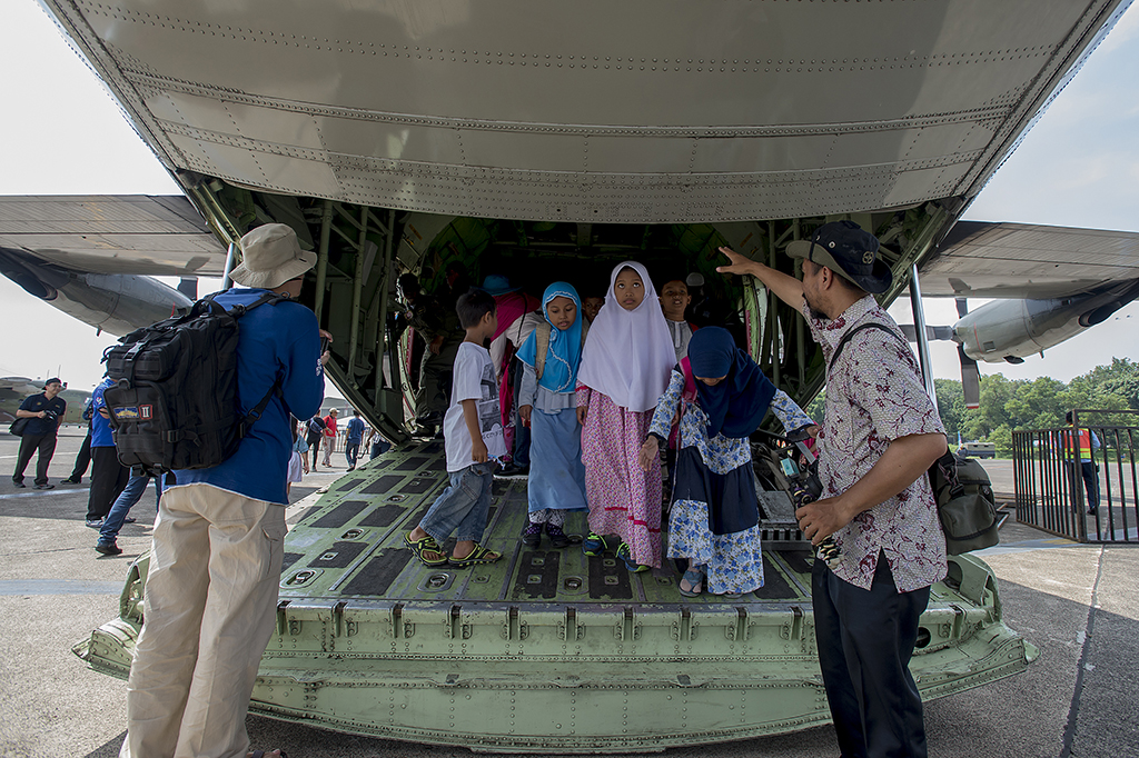 Pameran yang berlangsung hingga 23 April 2017 ini terbuka untuk umum dan tidak dipungut biaya .
