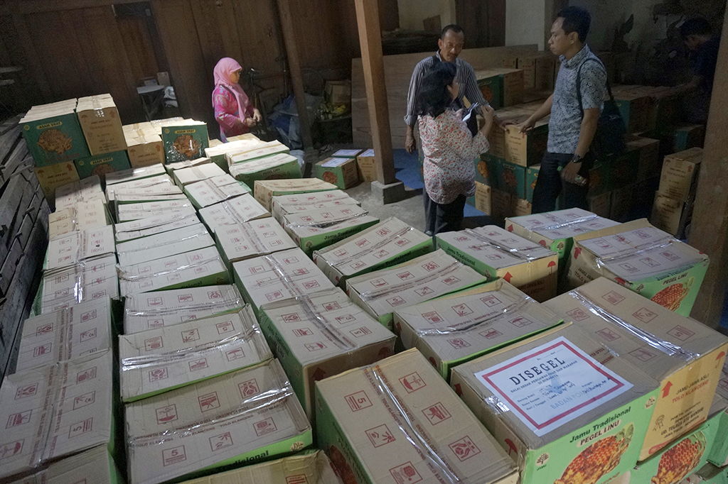 BPOM Surabaya Gerebek Pabrik Jamu Ilegal