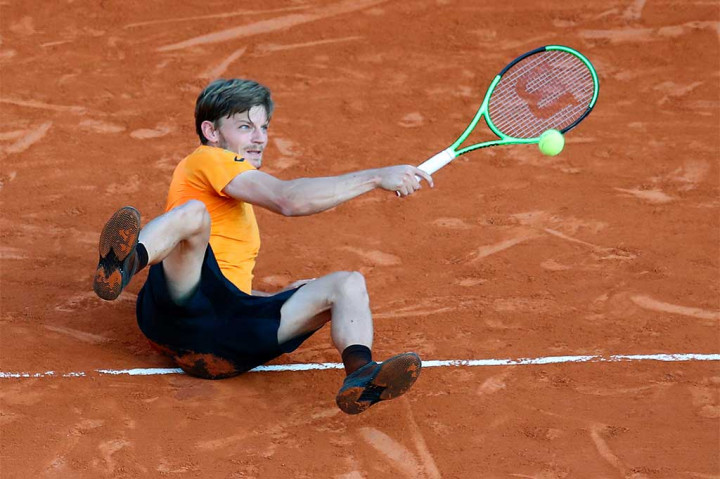 Petenis Belgia David Goffin harus jatuh bangun saat meladeni permainan mantan petenis nomor satu dunia Novak Djokovic di perempat final Monte Carlo Masters, Jumat (21/4/2017) waktu setempat.