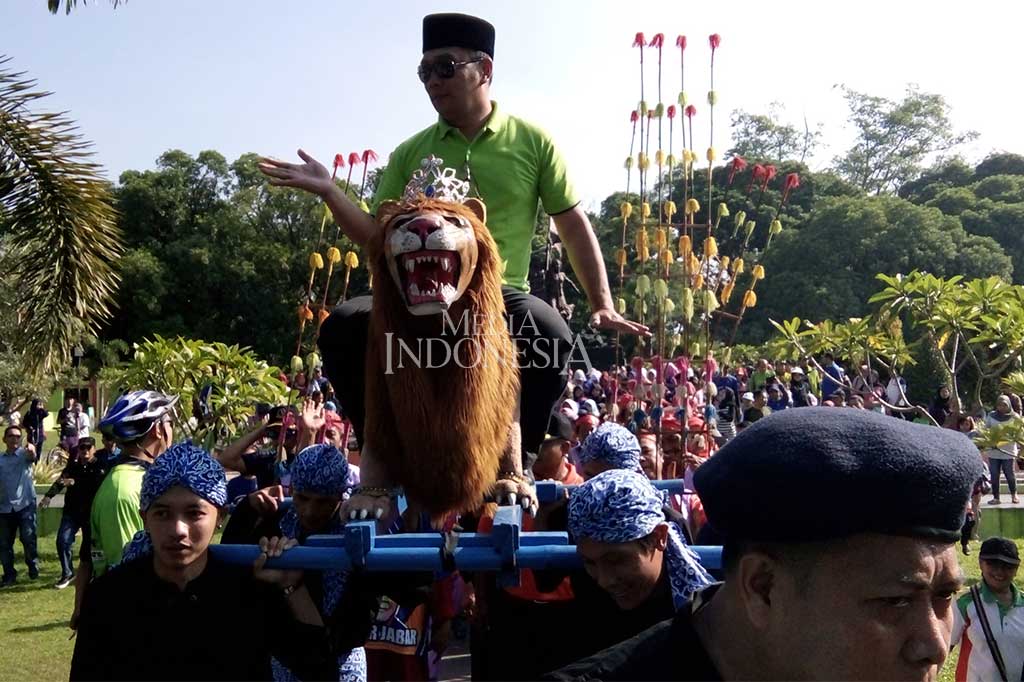 Kegiatan tersebut untuk memperkenalkan Ridwan Kamil kepada warga Kota Tasikmalaya, sebagai salah satu calon gubernur pada Pilkada Jawa Barat 2018. MI/Kristiadi