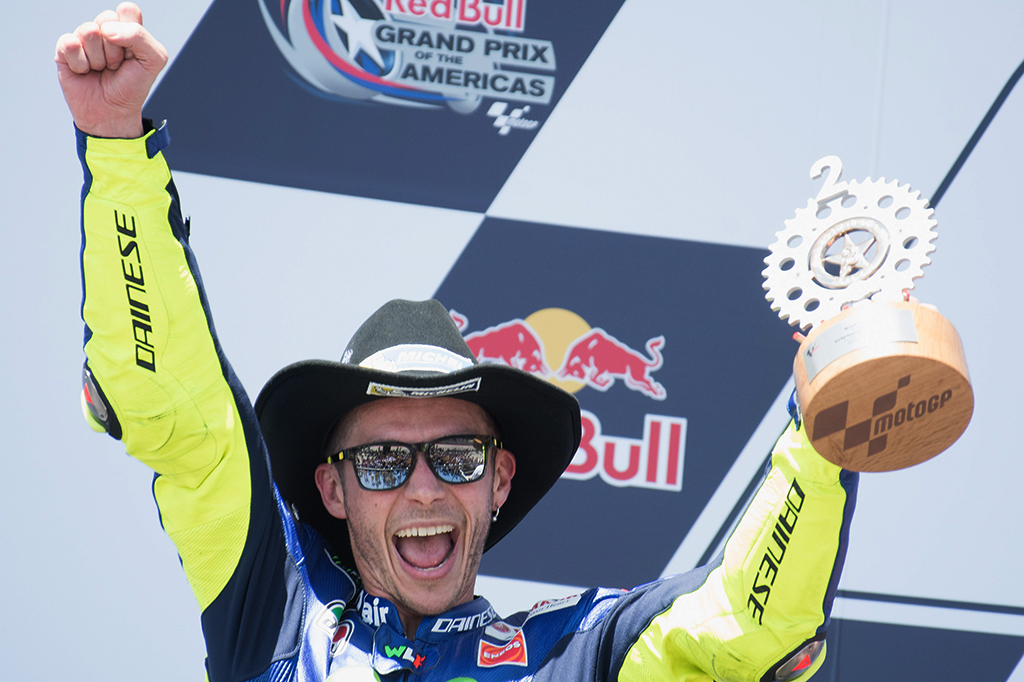 Sementara, pembalap Movistar Yamaha, Valentino Rossi finis di urutan kedua.