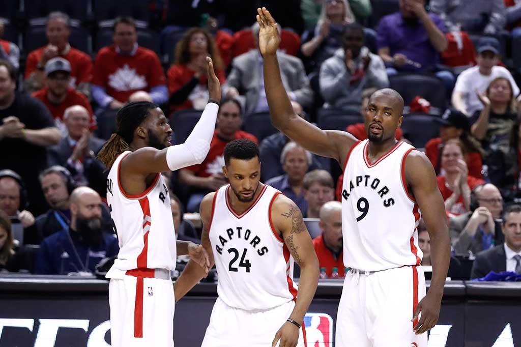 DeMarre Carroll menambah 12 angka dan Cory Joseph mencetak 10 angka dari bangku cadangan.