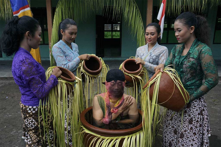 Tarian <i>Ngunduh Tirta Amerta</i> sebagai Wujud Syukur Warga