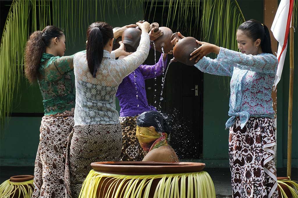 Tarian <i>Ngunduh Tirta Amerta</i> sebagai Wujud Syukur Warga