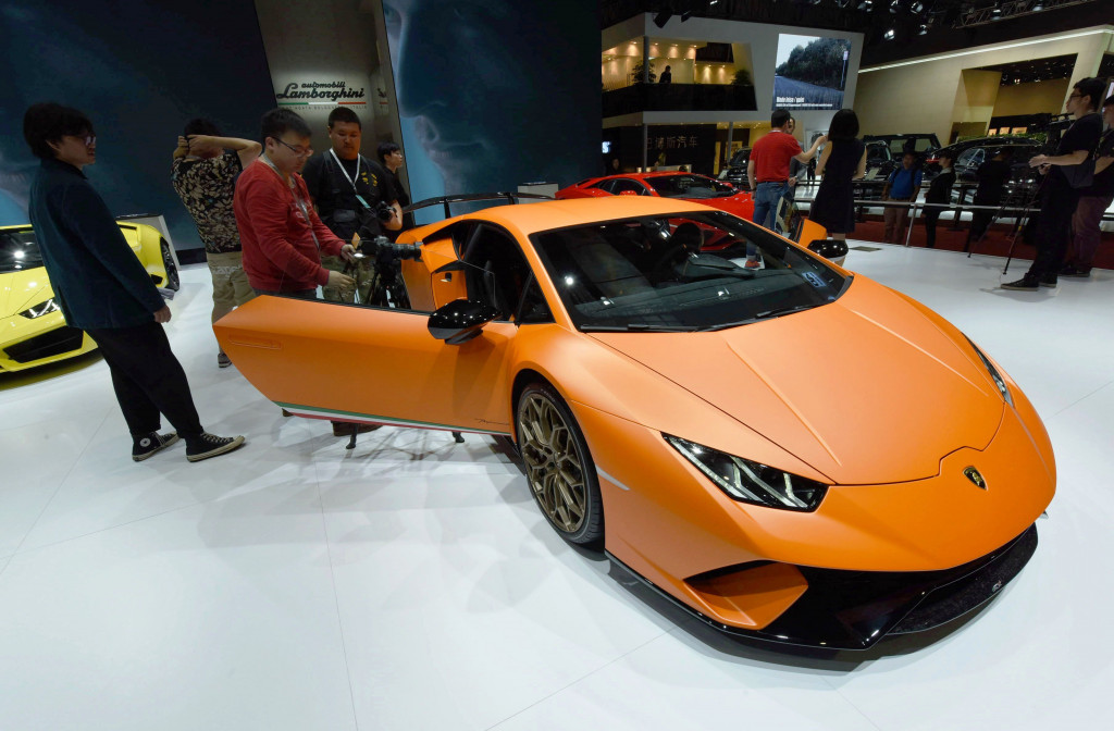 Lamborghini membuka pemesanan untuk Huracan Performante yang baru diluncurkan resmi awal tahun ini.
