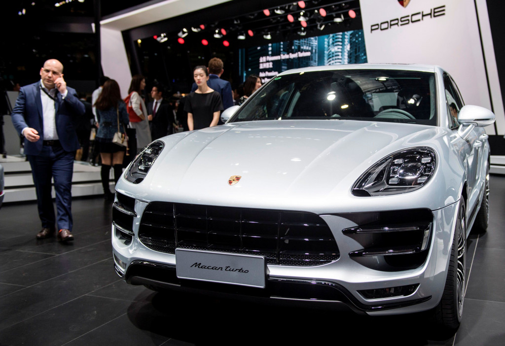 Porche menghadirkan SUV Macan dan Panamera. Dua andalan Porsche ini juga mempunya 'kembaran' asli Tiongkok, namanya Zoyte. 