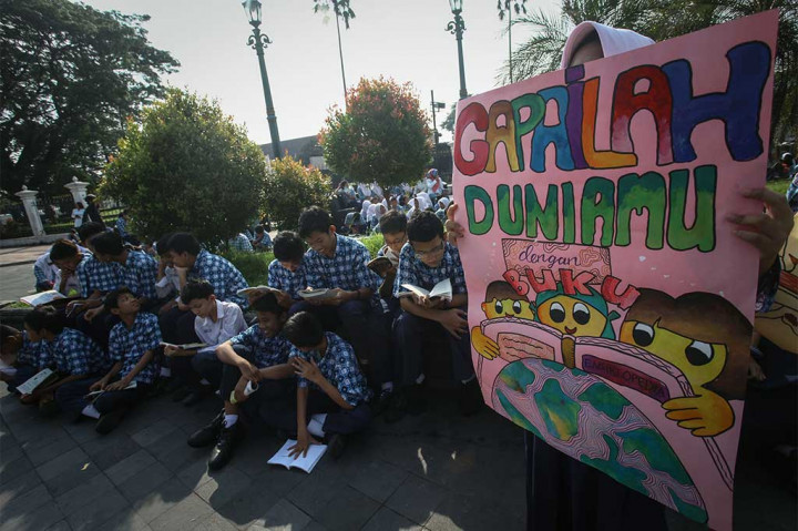 Ratusan Siswa SMP 2 Yogyakarta Gelar Aksi Ayo Membaca