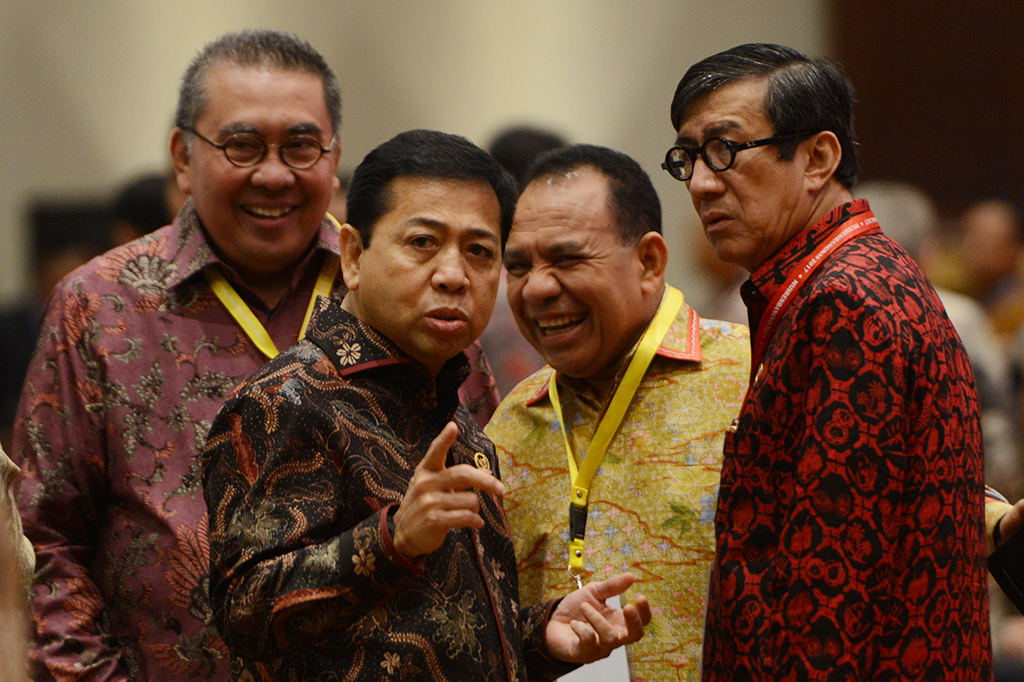 Ketua DPR Setya Novanto (kiri) dan Menkumham Yasonna Laoly hadir dalam acara Musrenbangnas 2017. Acara kali ini mengangkat tema 'Memacu Investasi dan Infrastruktur untuk Pertumbuhan dan Pemerataan'.