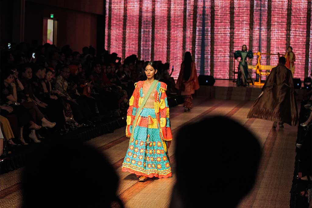 Busana Songket Sambas di Jakarta Fashion and Food Festival