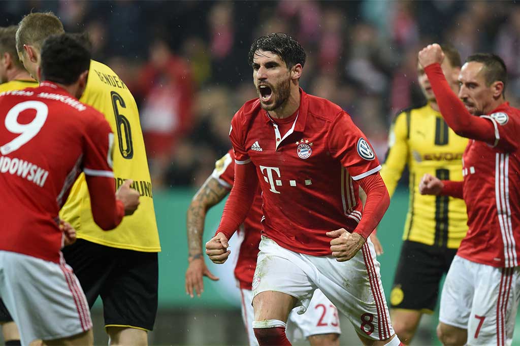 Tuan rumah berhasil menyamakan kedudukan lewat Javi Martinez 10 menit kemudian.