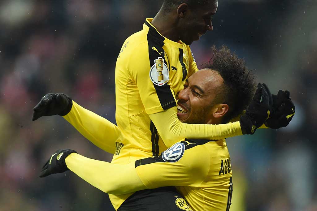 Tim tamu mengemas gol penyama kedudukan lewat Pierre-Emerick Aubameyang, menyambar umpan silang Ousmane Dembele pada menit ke-69.
