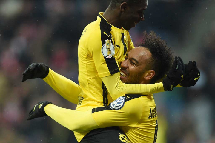 Tim tamu mengemas gol penyama kedudukan lewat Pierre-Emerick Aubameyang, menyambar umpan silang Ousmane Dembele pada menit ke-69.
