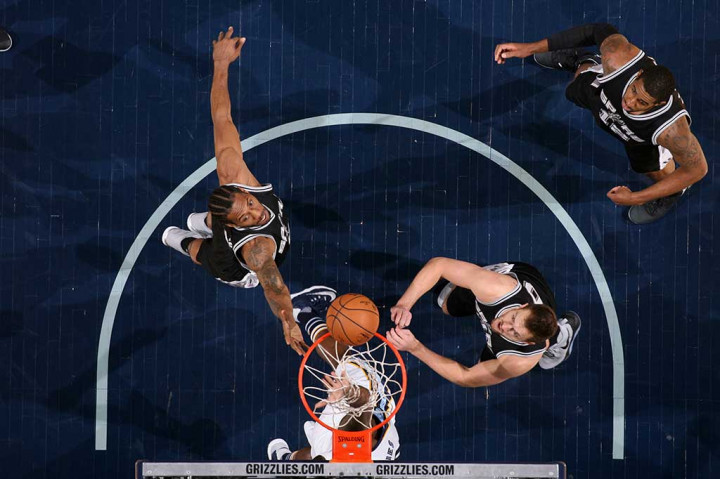 Kawhi Leonard menjadi bintang pada laga tersebut dengan menyumbang 29 poin, 9 rebound, dan 4 assist untuk San Antonio Spurs.