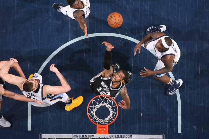 Tony Parker menambahkan 27 poin sementara LaMarcus Aldridge mencetak 17 poin dan 12 rebound. 