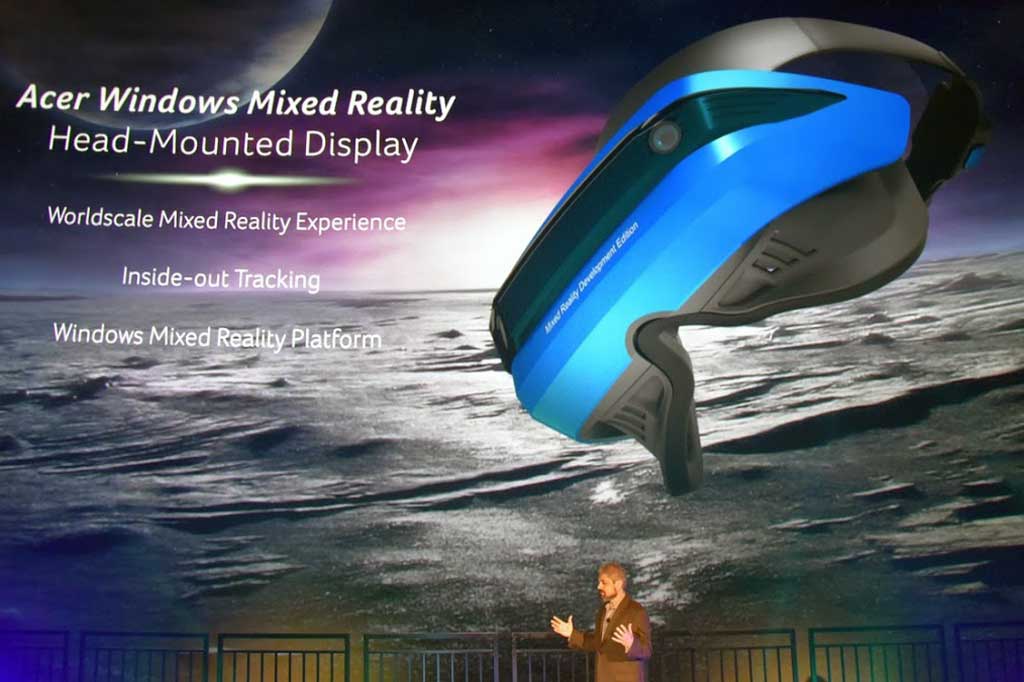 Hal unik lain dari Next@Acer 2017 adalah demonstrasi pertama di hadapan publik teknologi Acer Windows Mixed Reality (WMR) dengan layar head-mounted yang memadukan dunia fisik dan digital. 