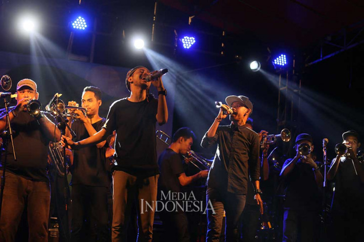 Penampilan Grup Trompela Brass Band dalam Eco Music Camp. 