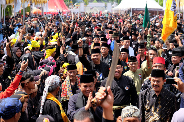Selain memamerkan golok tersebut, beberapa acara juga digelar seperti silaturahmi pendekar nusantara, pawai pendekar, demo pembuatan senjata, dan pemeran senjata nusantara.