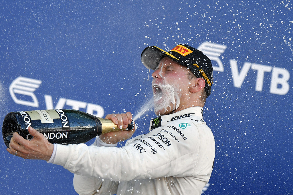 Saat ini, Bottas menempati posisi ketiga klasemen pembalap dengan raihan 63 poin. Jumlah ini terpaut 10 poin dari Hamilton di posisi kedua, dan 23 poin dari Vettel yang masih kokoh di puncak klasemen.