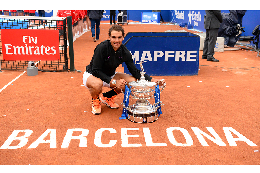 Nadal menjadi petenis pertama yang memenangkan 10 gelar di turnamen tersebut. 