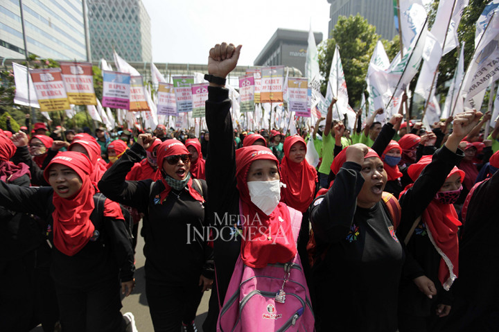 Mereka berasal dari beberapa kelompok seperti Gabungan Serikat Pekerja Manufaktur Independen Indonesia (GSPMII), Federasi Serikat Pekerja Metal Indonesia (FSPMI), dan Konfederasi Serikat Pekerja Indonesia (KSPI). 