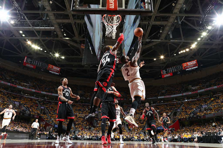 Sementara guard Kyrie Irving menambah 24 poin, 2 rebound, dan 10 assist untuk Cavaliers.