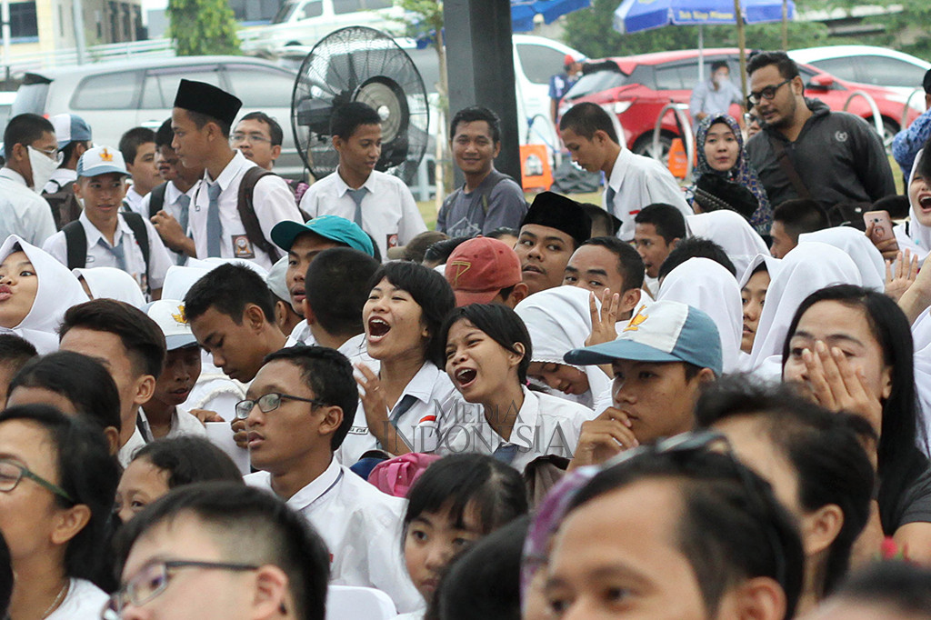 Sejumlah pelajar terlihat antusias mengikuti pesta pendidikan di RPTRA Kalijodo.