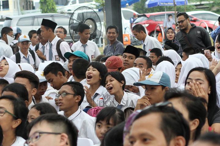 Sejumlah pelajar terlihat antusias mengikuti pesta pendidikan di RPTRA Kalijodo.