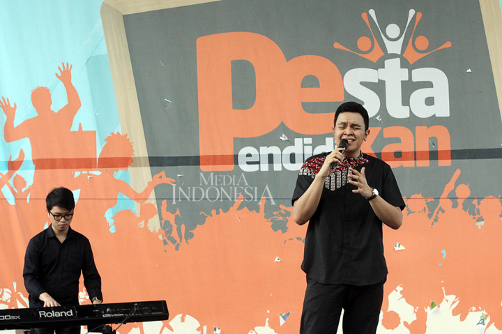 Pesta Pendidikan ini juga diramaikan puluhan artis Ibu Kota. Artis-artis yang hadir antara lain adalah Tulus, Soleh Solihun, Christian Sugiono, Indra Bekti, Endah n Rhesa, Raffi Ahmad-Nagita Slavina, Indi Barenz, dan Glenn Fredly.