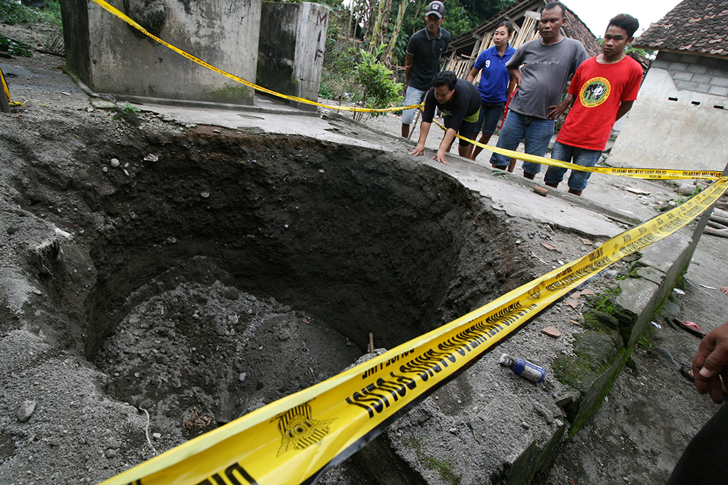 Akibat peristiwa itu, Pemprov Jatim berjanji akan mengembalikan fungsi sumur warga, dengan cara membuat sumur bor.
