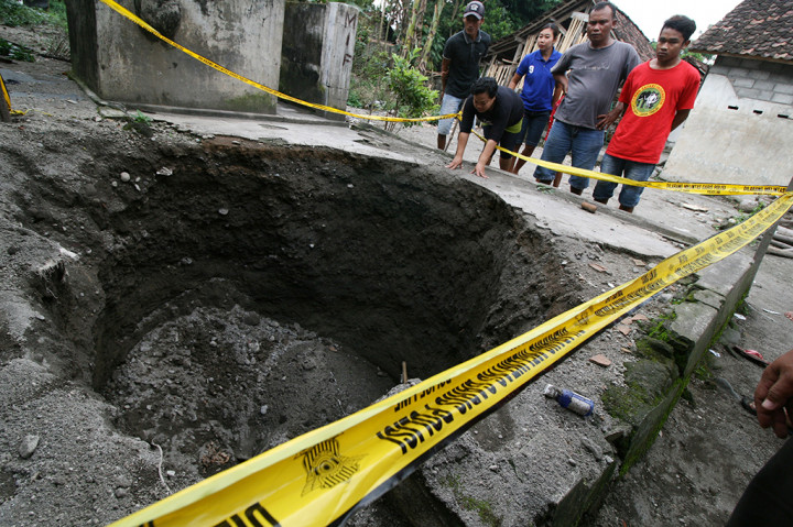 Akibat peristiwa itu, Pemprov Jatim berjanji akan mengembalikan fungsi sumur warga, dengan cara membuat sumur bor.