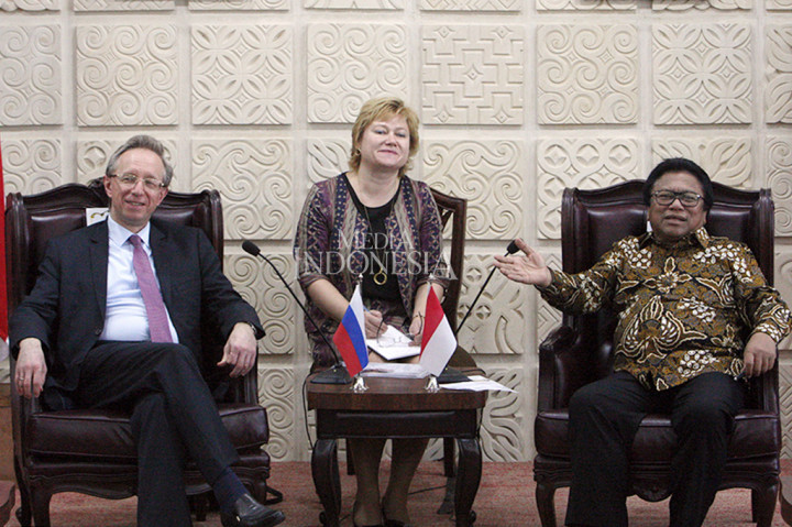 Ketua DPD RI Oesman Sapta Odang atau OSO menerima Duta Besar Rusia untuk Indonesia Mikhail Galuzin di Gedung MPR/DPD RI Jakarta, Rabu (3/5/2017).