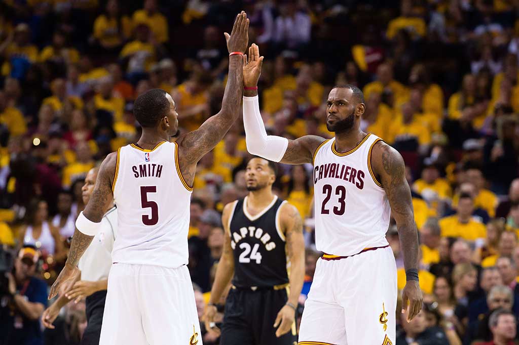 James kembali menjadi penyumbang poin terbanyak untuk Cavaliers dengan 39 poin, 6 rebound, dan 4 assist.