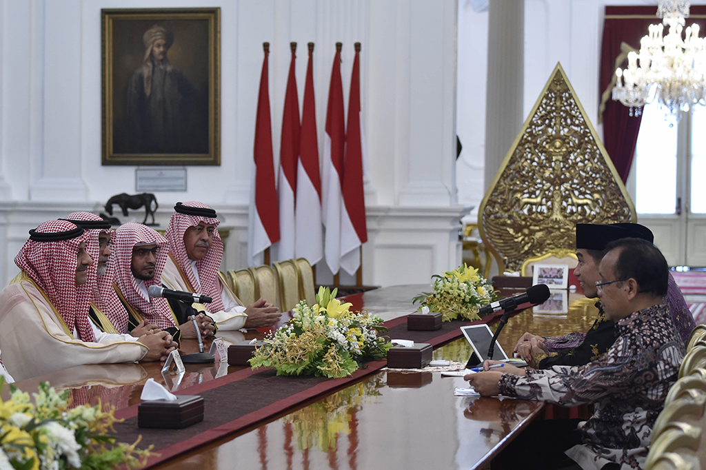 Kedatangan Khalid bin Abdul Aziz adalah sebagai Ketua Dewan Pembina Yayasan Sosial Pangeran Sultan Kerajaan Arab Saudi.