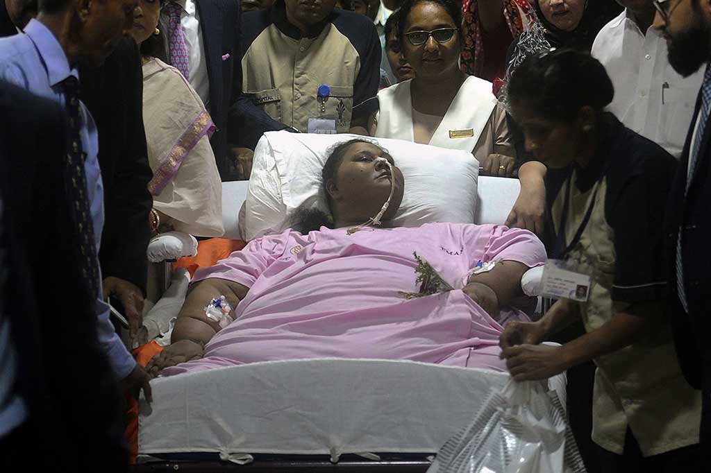 Abd El Aty tidak meninggalkan rumahnya di pelabuhan Alexandria, Mesir, Mediterania selama dua dekade sampai dia tiba di India. Wanita berusia 36 tahun tersebut menderita lymphedema, sebuah kondisi yang menyebabkan jaringan tubuh membengkak. Dia mengalami stroke saat berusia 11 tahun, setelah itu berat badannya sedikit meningkat.