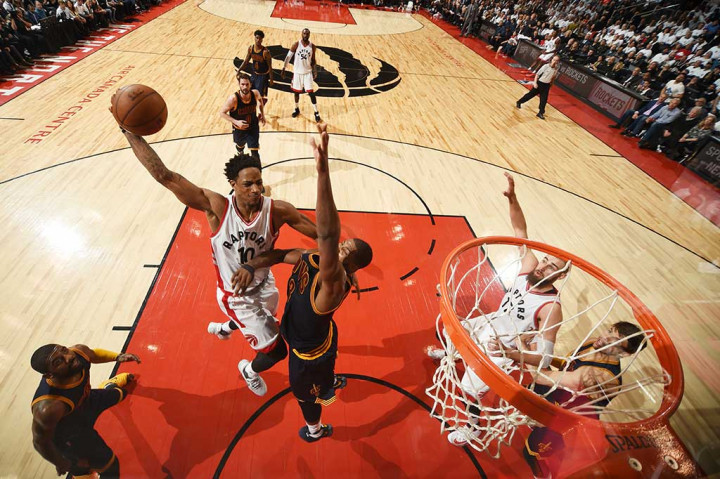 DeMar DeRozan mencetak 37 poin dan Jonas Valanciunas menambah 19 poin untuk Raptors.
