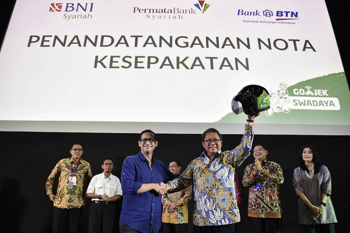 Penyedia jasa layanan transportasi berbasis aplikasi Gojek, menggandeng tiga bank nasional untuk memperluas akses layanan perbankan untuk para mitra driver. 