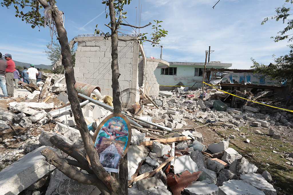 Ledakan ini terjadi di wilayah San Isidro, Puebla pada Senin (8/5/2017) malam waktu setempat. 
