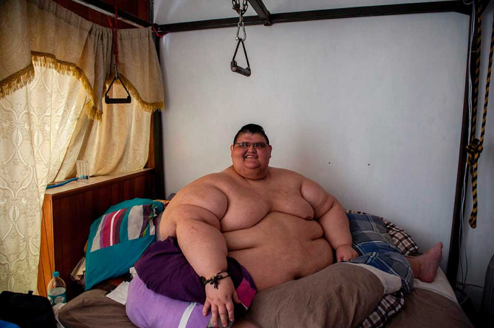 Franco yang menghabiskan waktu enam bulan terakhir terbaring di ranjang akibat beratnya yang sangat berlebihan, berharap suatu hari ia bisa bebas bergerak dan menjalani hidup normal.