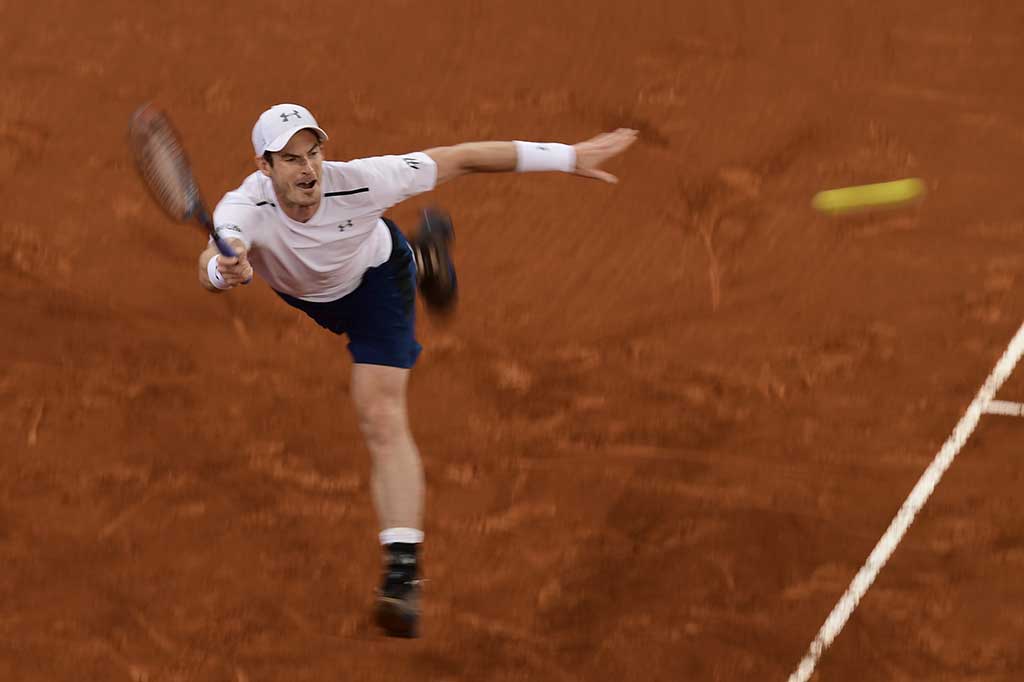 Murray, yang kalah di final tahun lalu dari Novak Djokovic, melakukan 28 kesalahan sendiri dalam pertandingan yang mengecewakan di bawah atap tertutup lapangan tengah di Madrid.