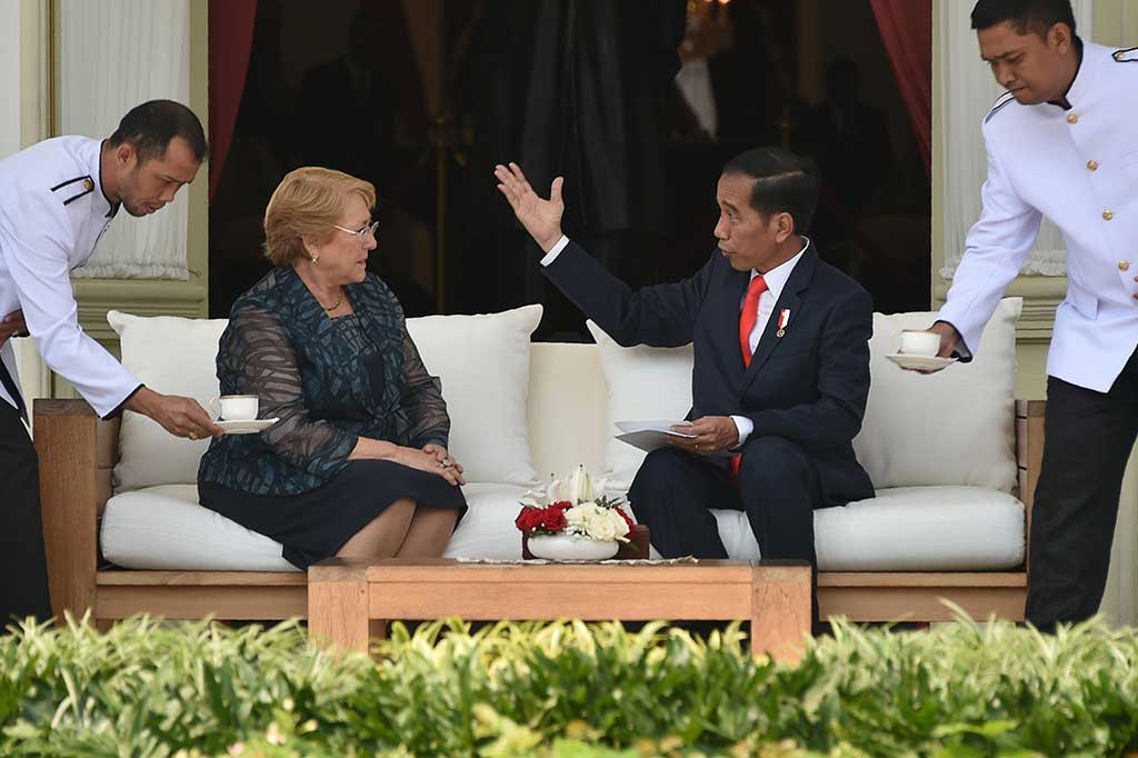 Kedua kepala negara melakukan pertemuan untuk membicarakan penguatan kerja sama Indonesia-Chile.