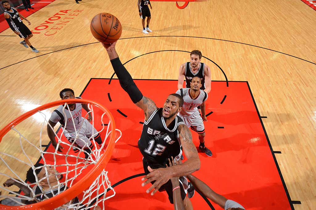 LaMarcus Aldridge menjadi bintang Spurs dengan mencatat 'double-double dengan 34 angka dan 12 rebound.