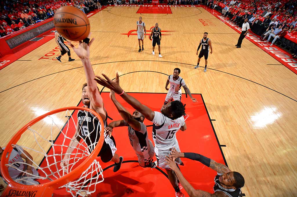 Pau Gasol menambah 10 angka dan 11 rebound untuk San Antonio.