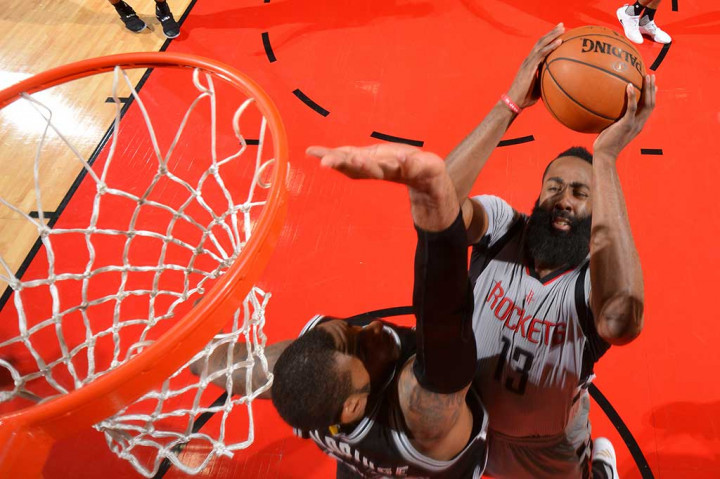 Sementara bintang Rockets James Harden hanya menyumbang 10 poin, 3 rebound dan 7 assist. 