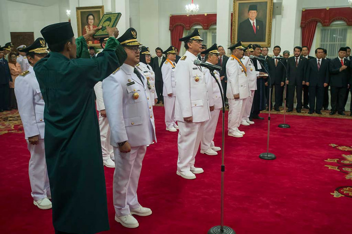 Lima gubernur dan enam wakil gubernur mengucapkan sumpah jabatan yang dipimpin Presiden Jokowi.